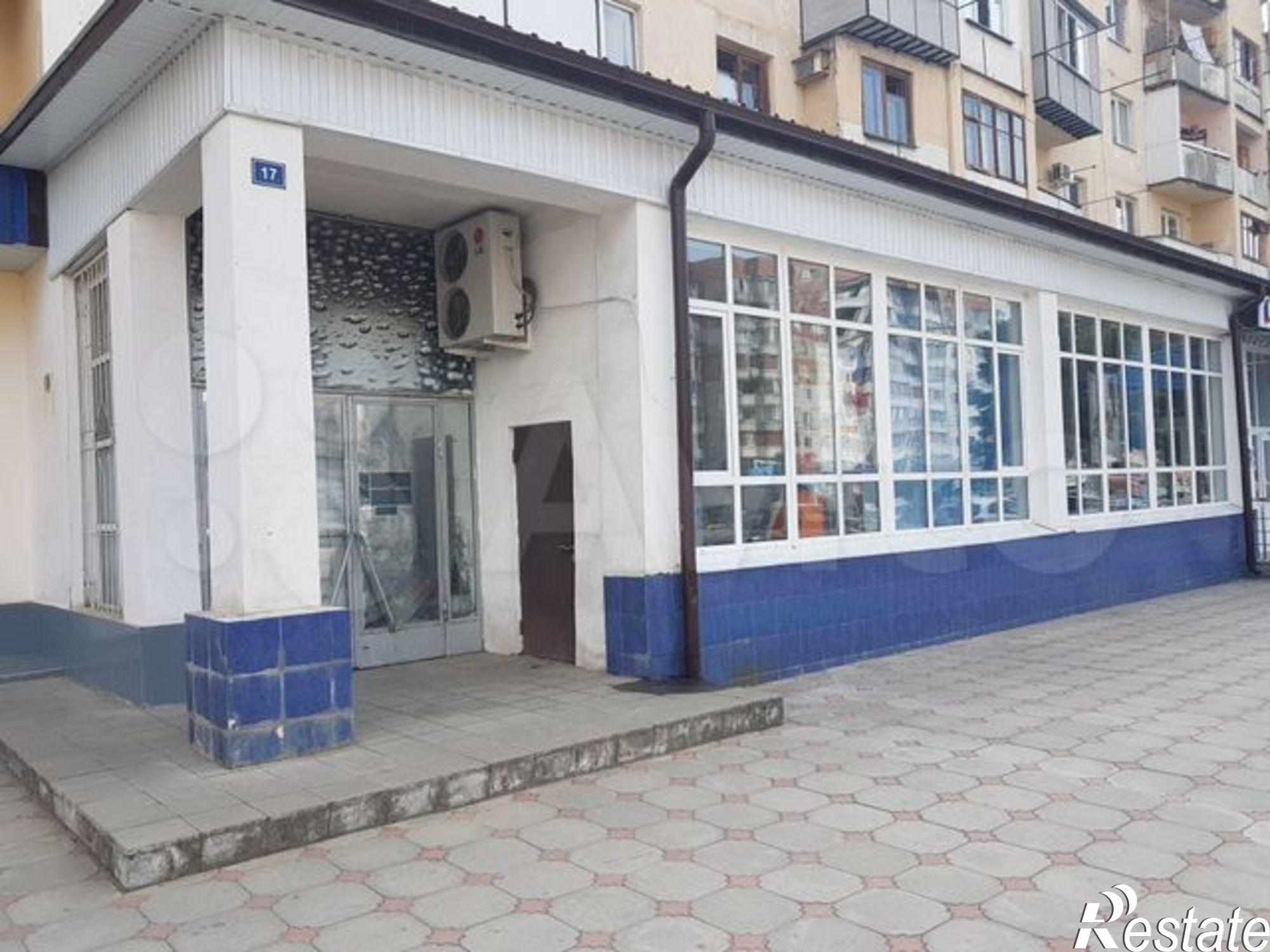 Купить торговое помещение за 24 000 000 рублей на проспект Кулиева, 17