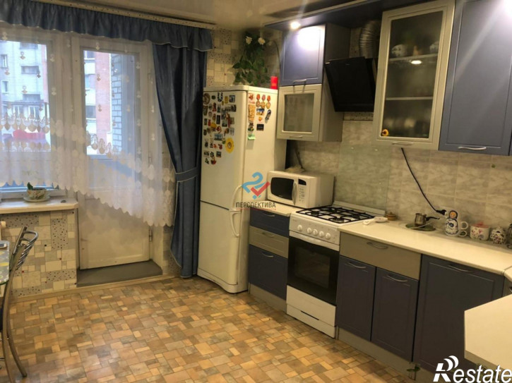 3-комн квартира улица Богданова, 61
