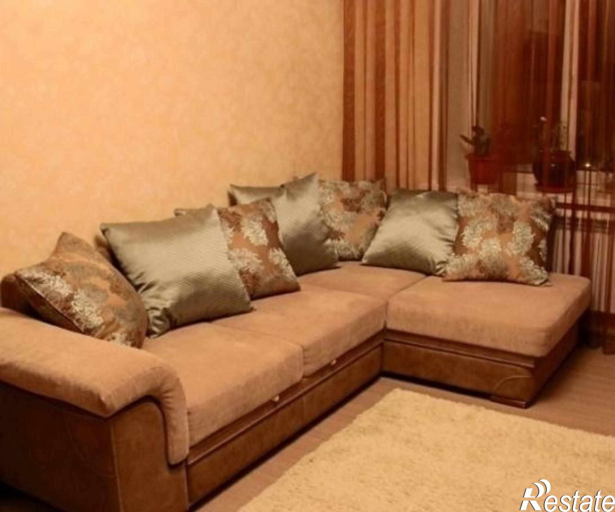 Сдать квартиру за 21 000 рублей на Революционная улица, 156