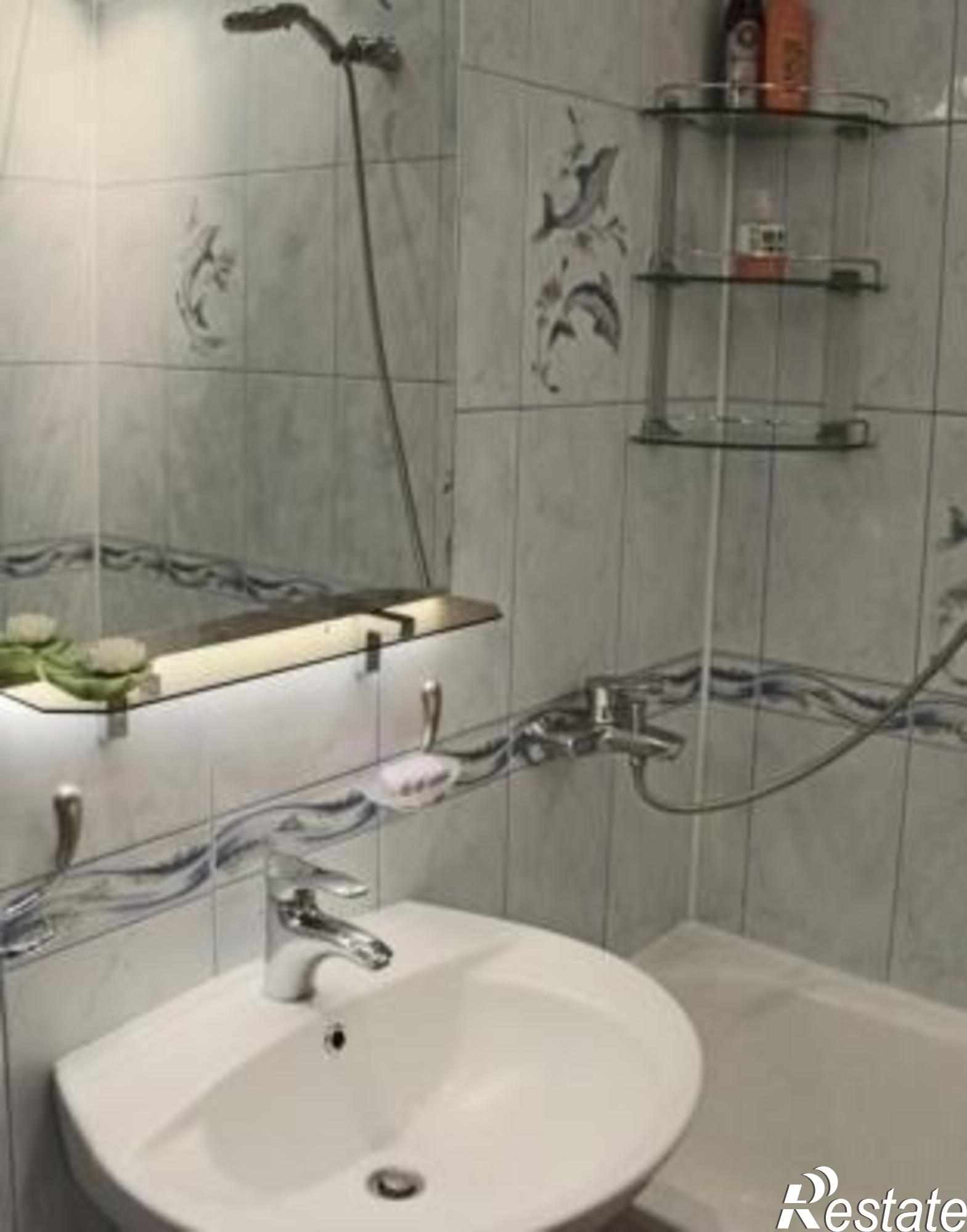 Сдать квартиру за 21 000 рублей на Революционная улица, 156