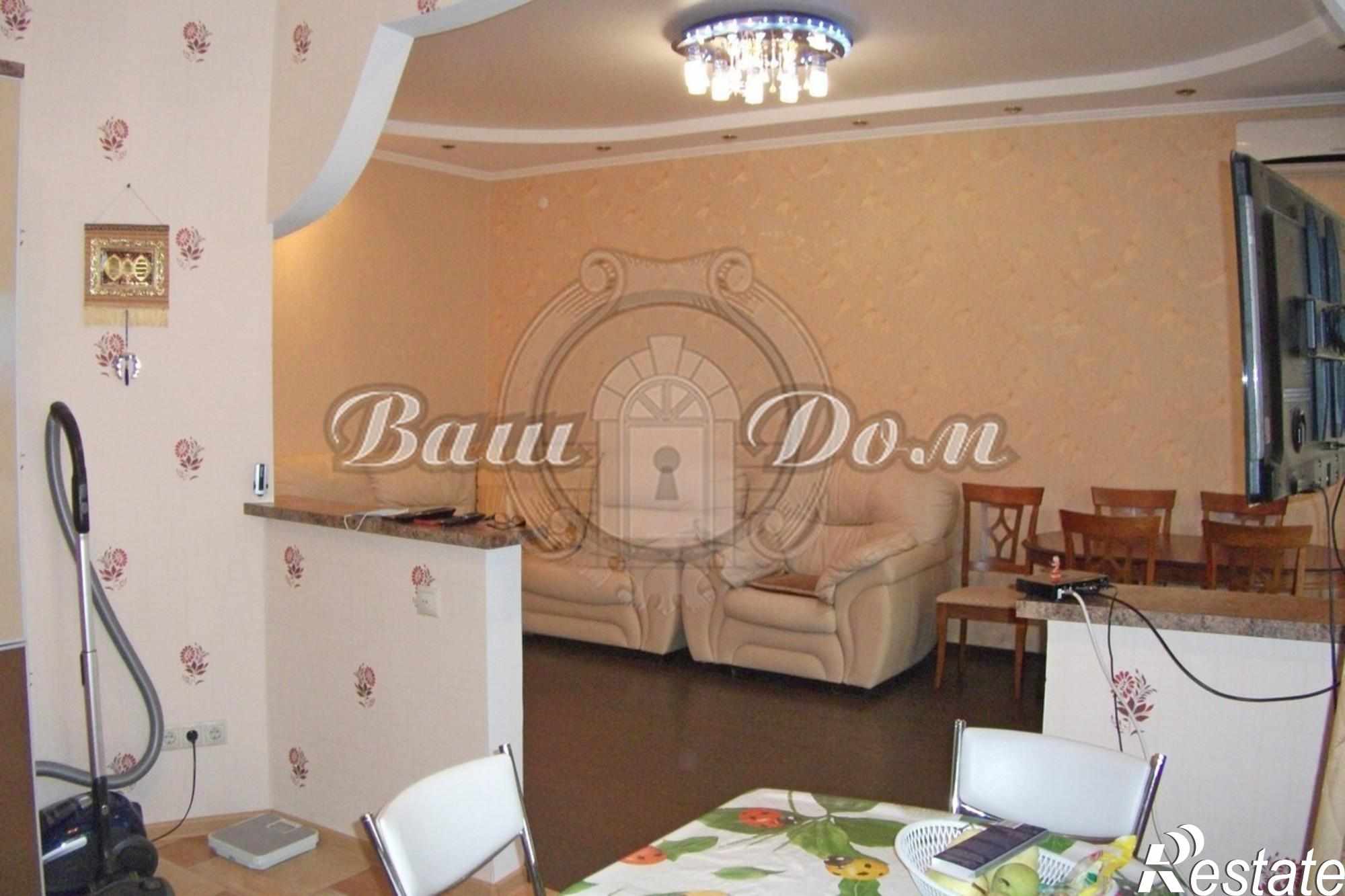 Купить квартиру за 18 000 000 рублей на ул. Малоземельская, 4