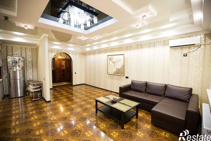2-комн квартира улица Омелькова, 28