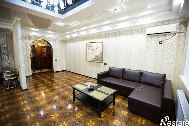2-комн квартира улица Омелькова, 28