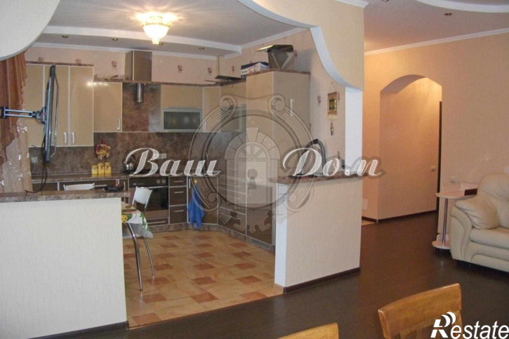 3-комн квартира ул. Малоземельская, 4