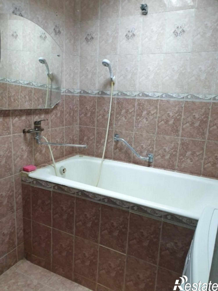 2-комн квартира Тихонравова ул, 4