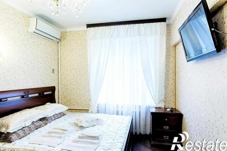 1-комн квартира Челюскинцев, 23