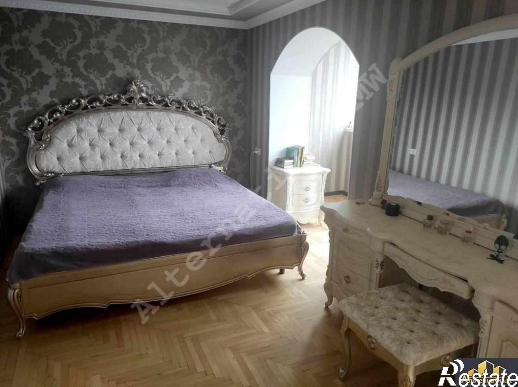 Купить квартиру за 22 000 000 рублей на Украинская ул.