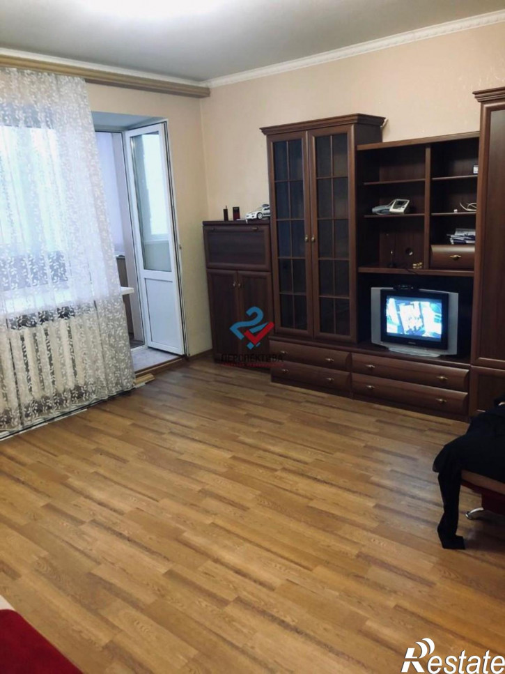 2-комн квартира проспект Строителей, 5