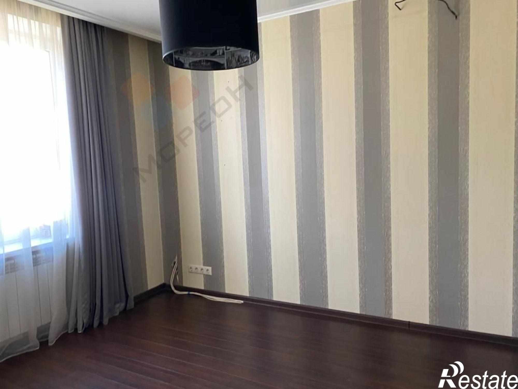 Купить дачу, дом, коттедж за 18 000 000 рублей на Комарова В.М. ул, 60/1