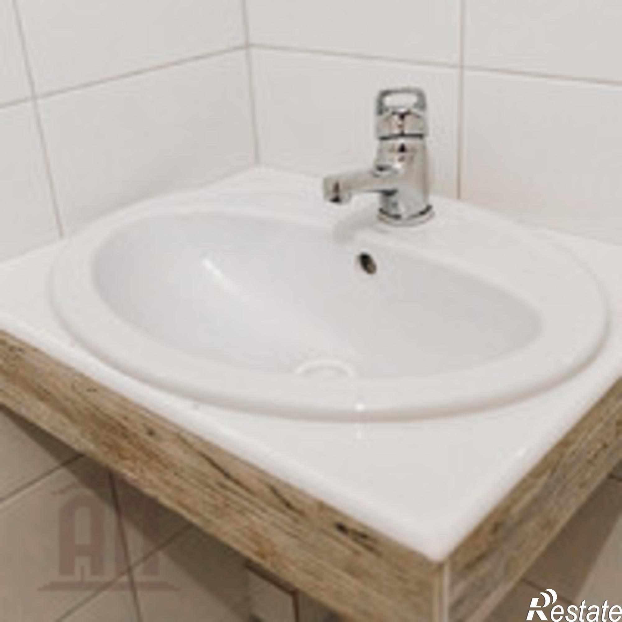 Купить квартиру за 3 721 720 рублей на Медовая ул, 9