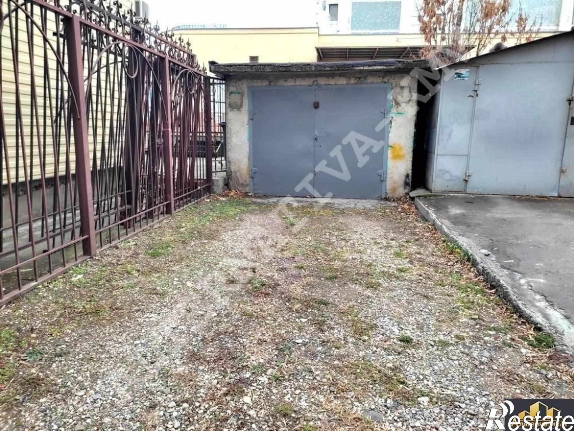 Купить гараж, место в паркинге за 950 000 рублей на Победы пр-т.