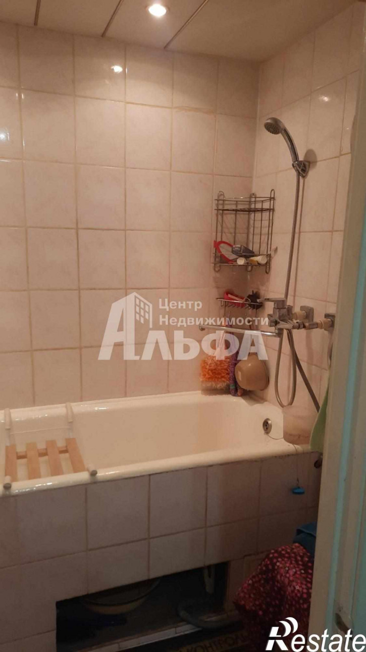 2-комн квартира Октябрьский проспект, 1