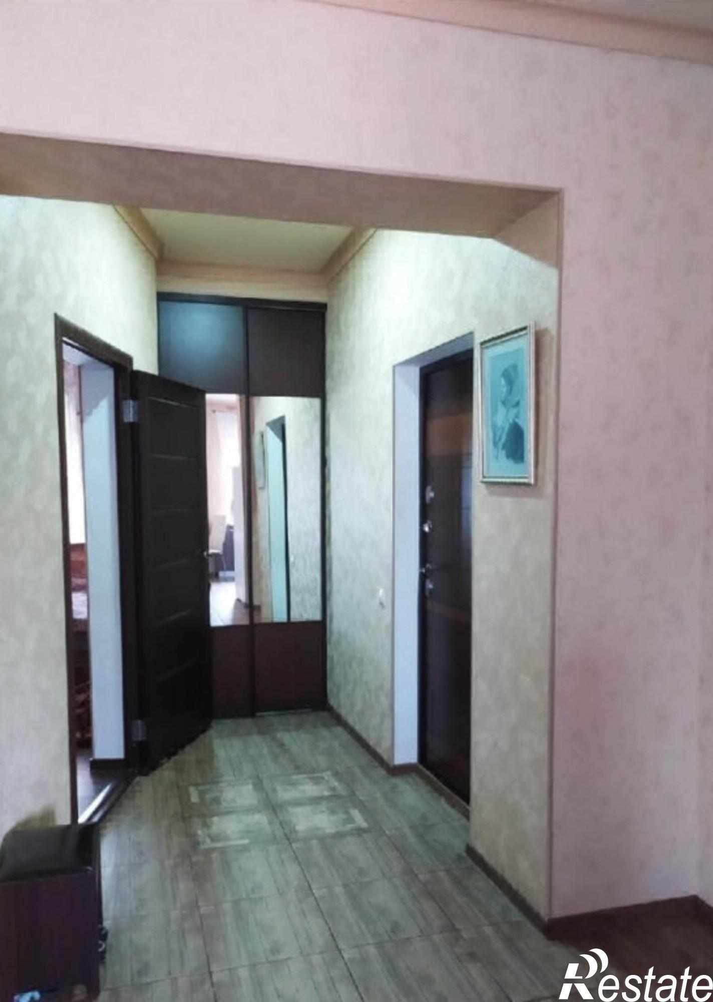 Купить квартиру за 20 000 000 рублей на Ахматовой, 7
