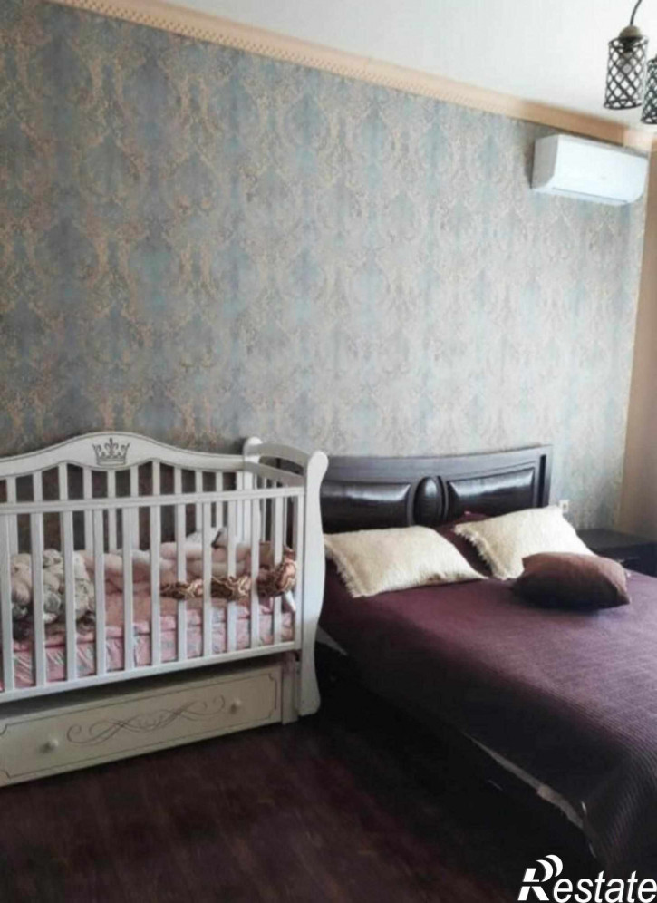 5-комн квартира Ахматовой, 7
