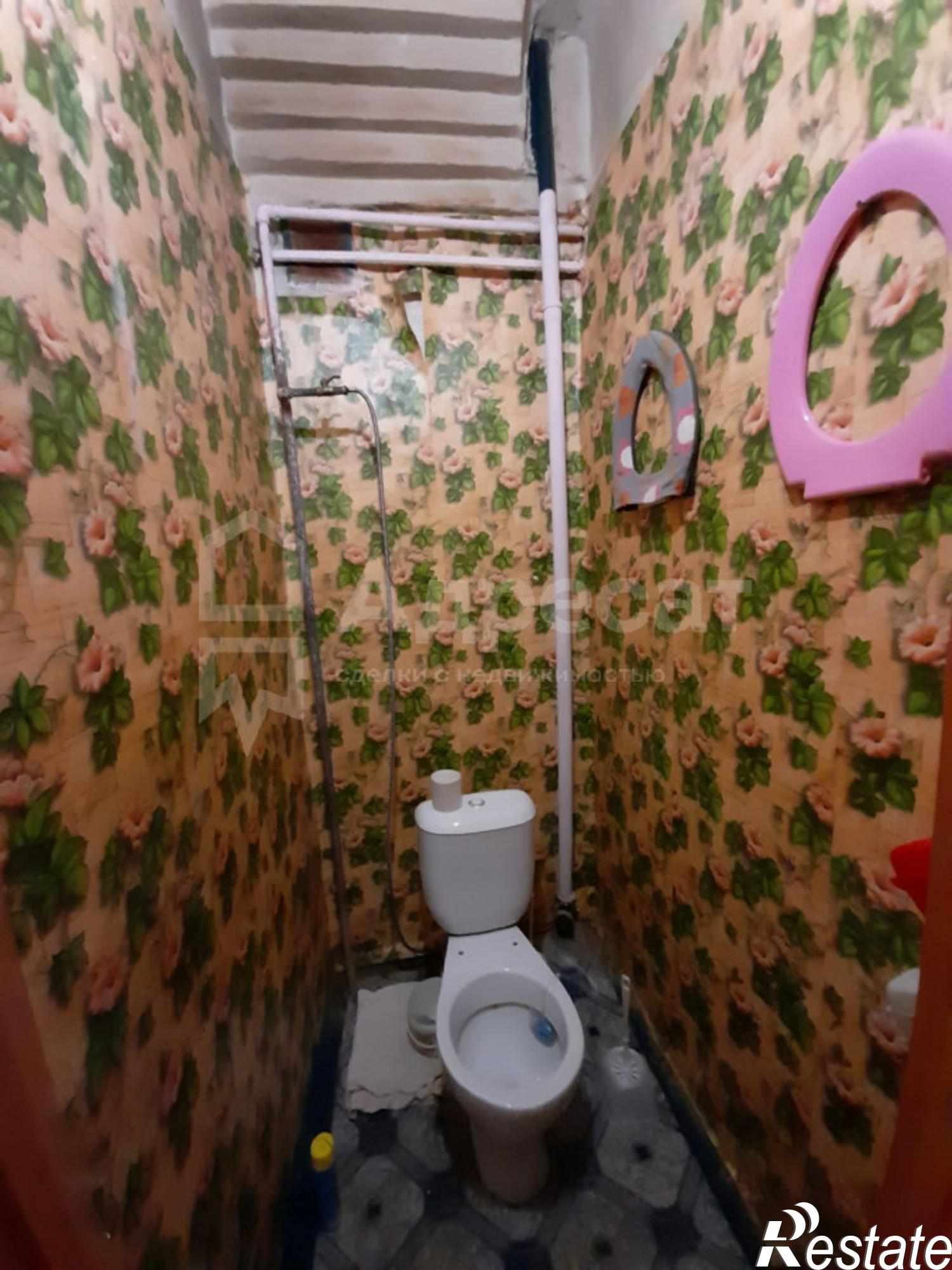 Купить комнату за 379 000 рублей на ул. им. Писемского,  д.14