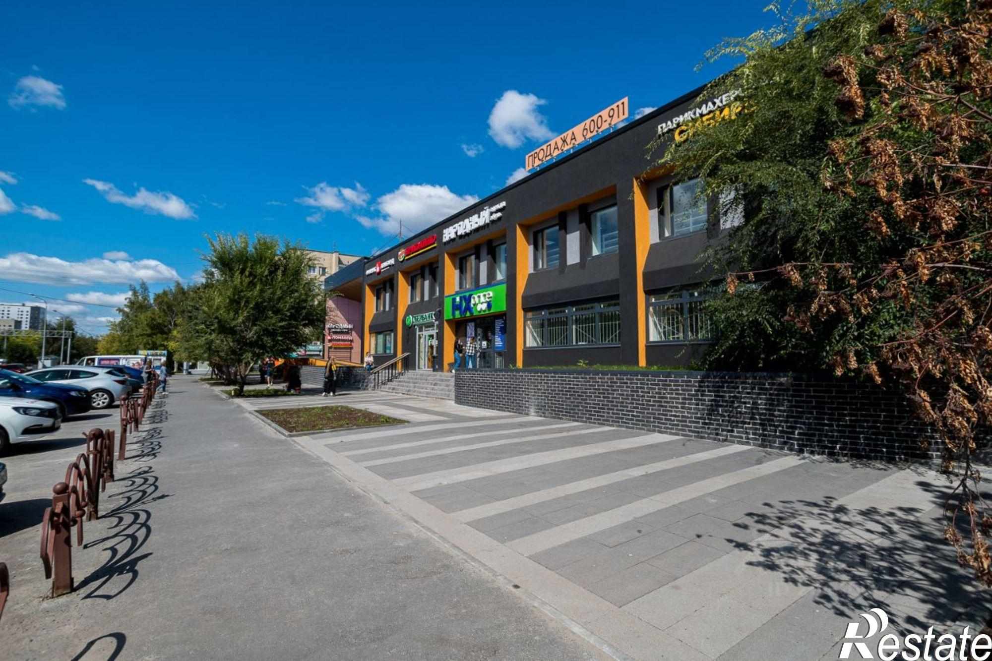 Купить торговое помещение за 89 947 600 рублей на улица Республики, 215А