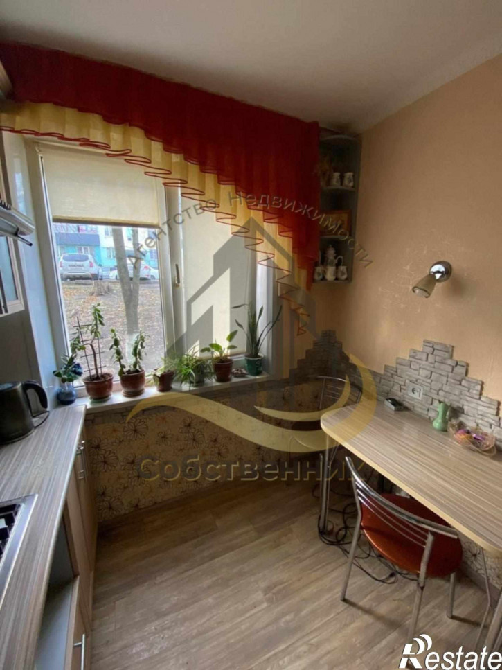 4-комн квартира Парковый мкр, 15
