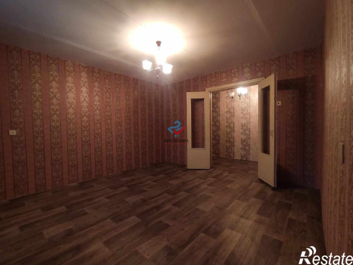 3-комн квартира улица Луначарского, 46