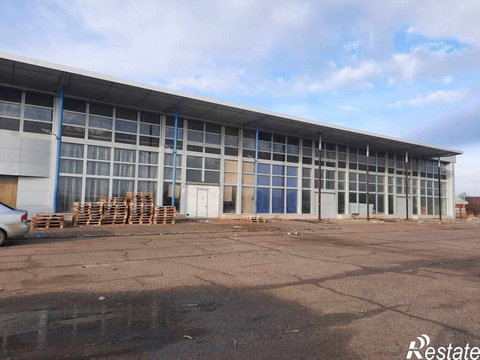 Сдать складское помещение за 300 000 рублей на г. Астрахань, Ленинский район, ул. Патона, 19