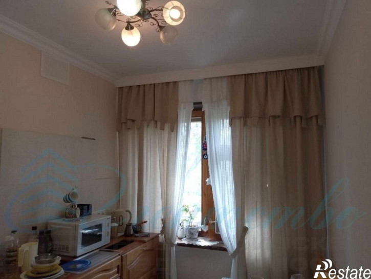 4-комн квартира ул. Ударная,33