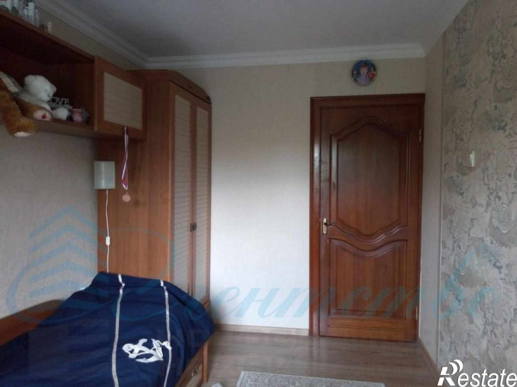 4-комн квартира ул. Ударная,33