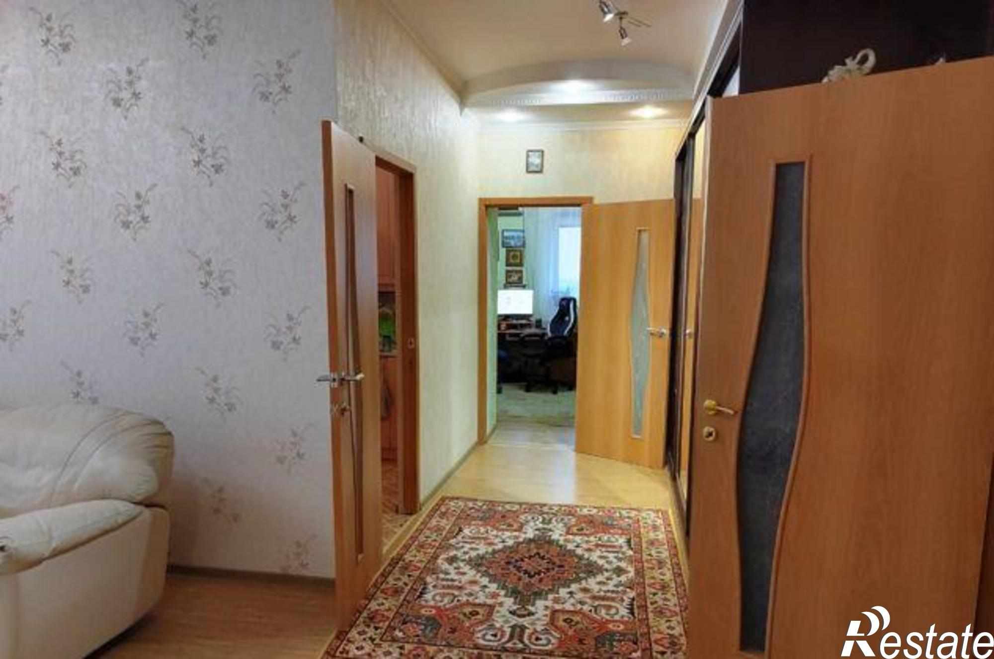 Купить квартиру за 5 700 000 рублей на улица Малиновского, 74/68