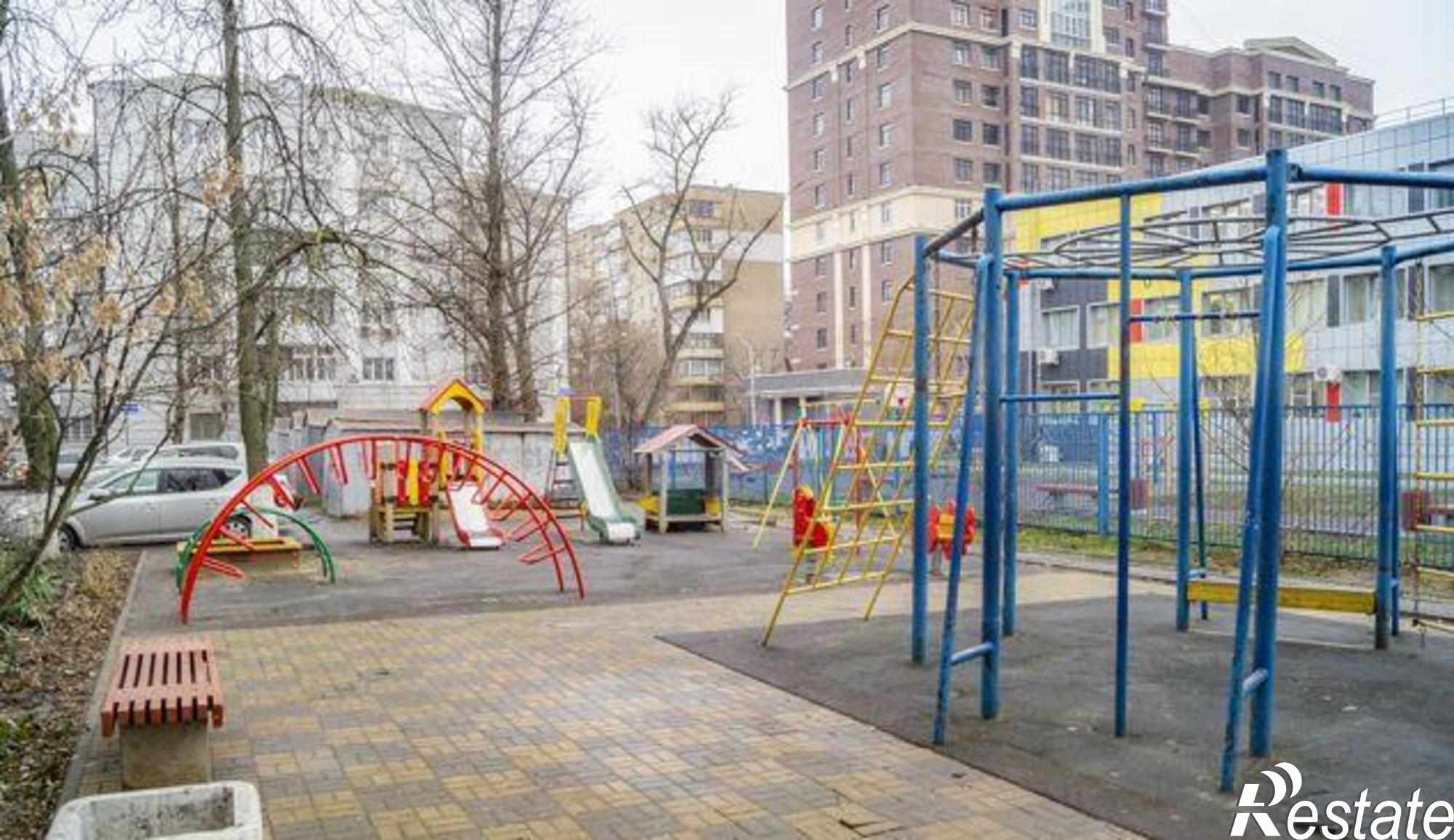 Купить квартиру за 4 350 000 рублей на Соборный переулок, 82