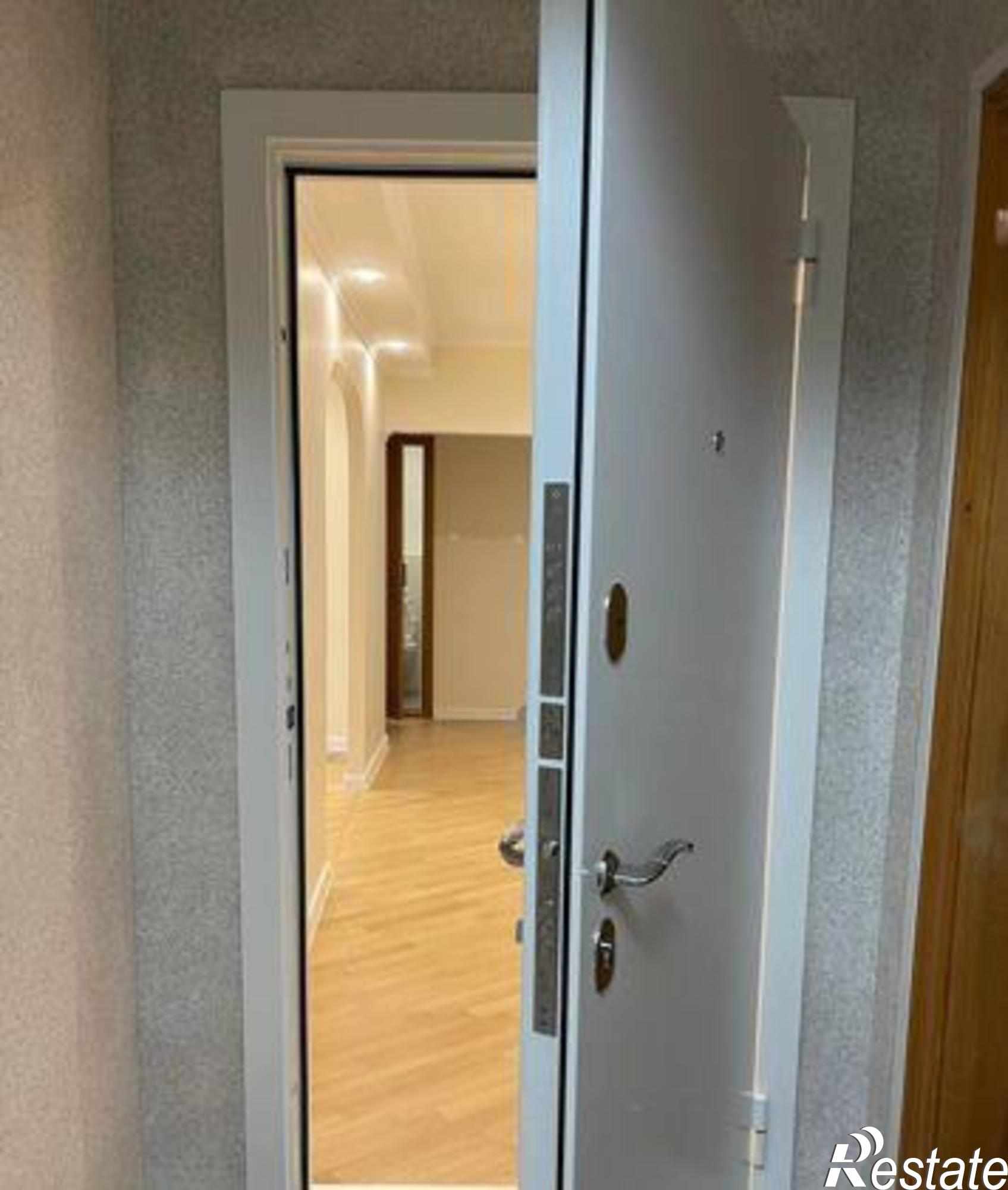 Купить квартиру за 5 350 000 рублей на проспект Королёва, 8/1