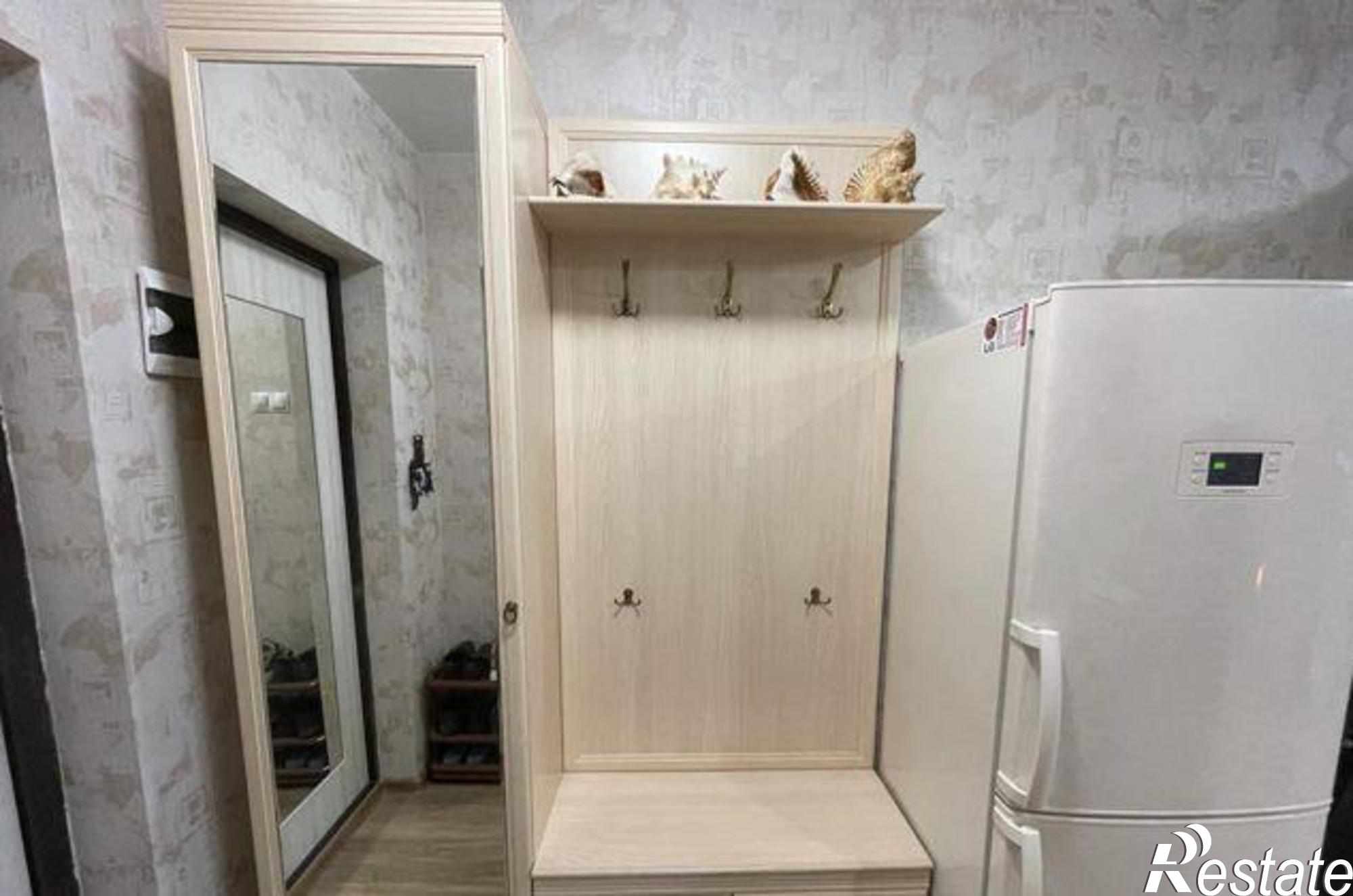 Купить квартиру за 2 350 000 рублей на Вятская улица, 37А