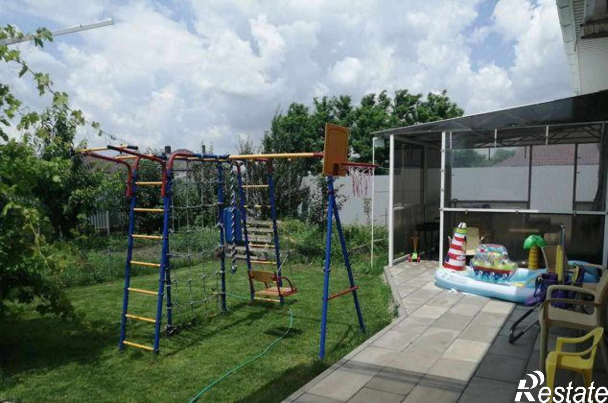 Купить дачу, дом, коттедж за 10 640 000 рублей на Российская улица, 141