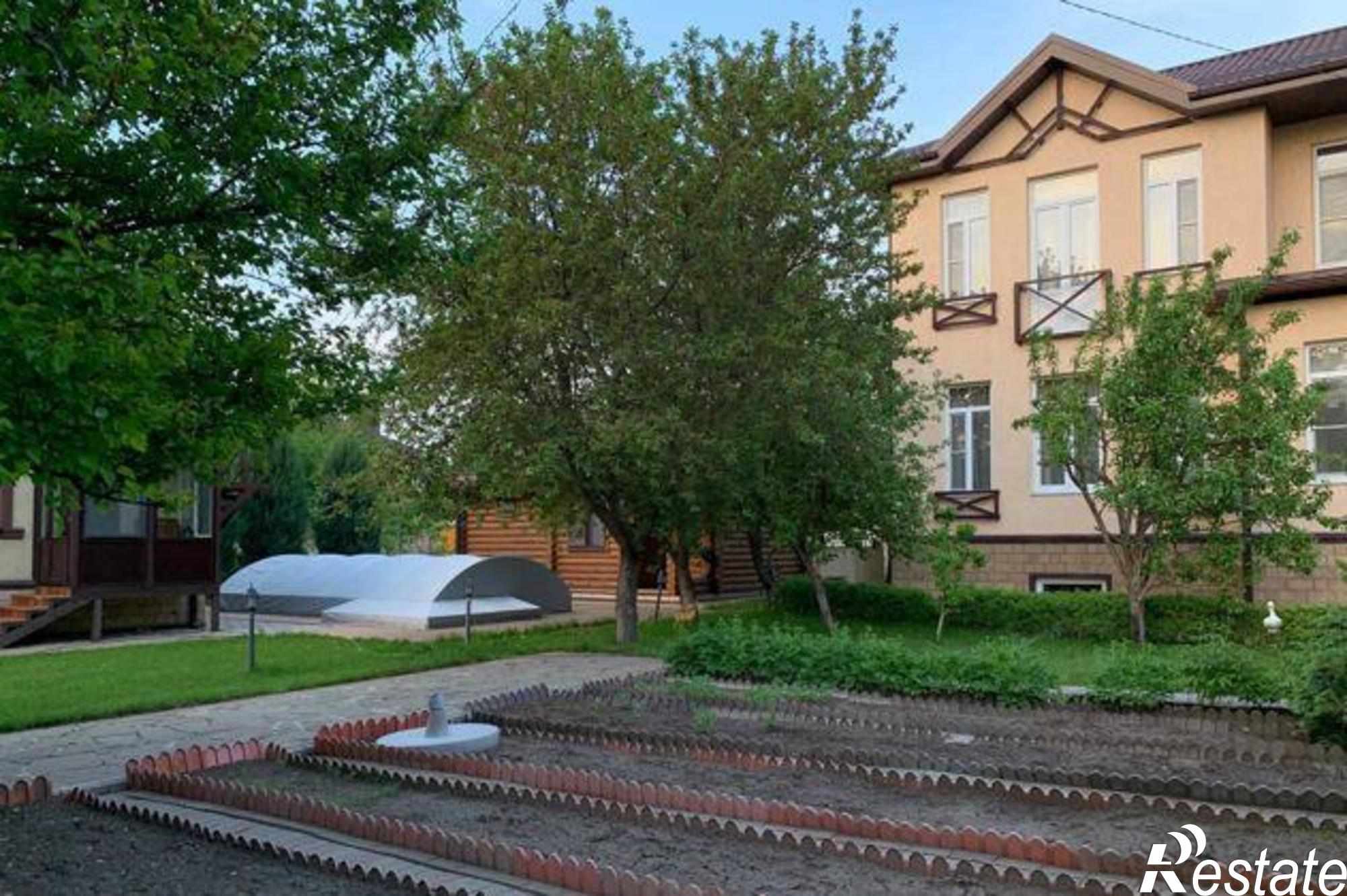 Купить дачу, дом, коттедж за 19 950 000 рублей на Калинина, 81/29