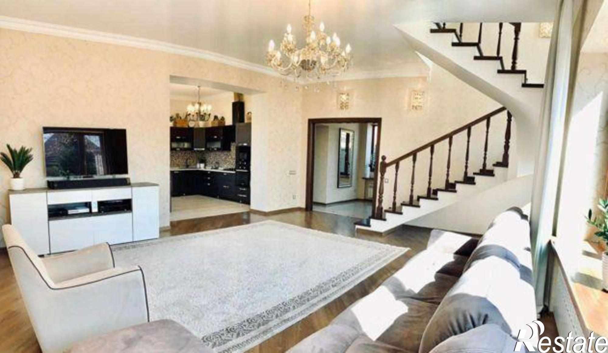 Купить дачу, дом, коттедж за 21 350 000 рублей на улица Горбачёва, 108А