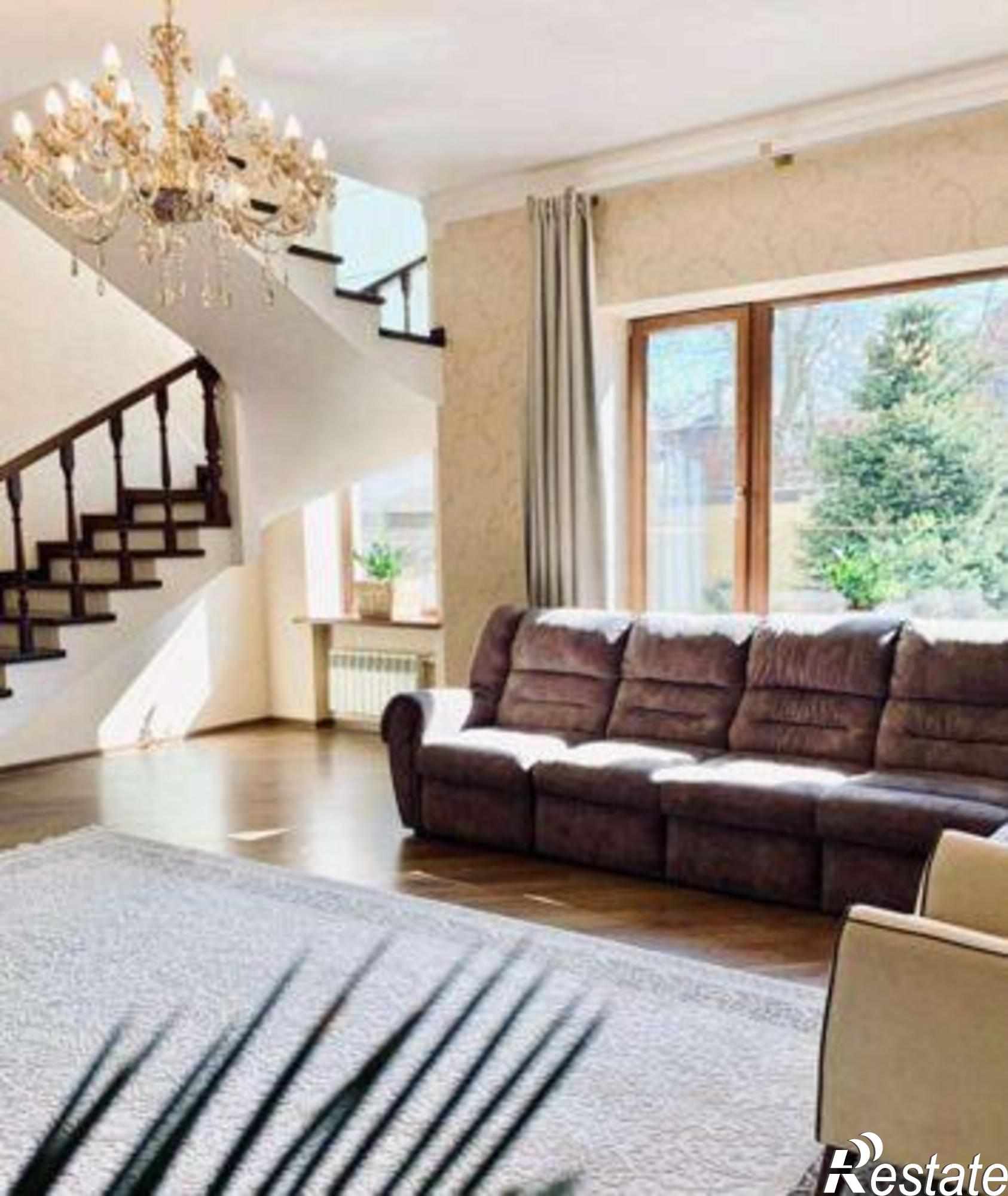 Купить дачу, дом, коттедж за 21 350 000 рублей на улица Горбачёва, 108А