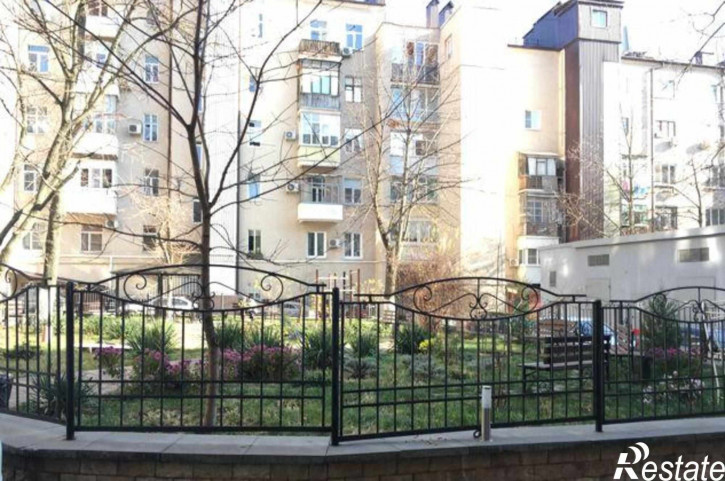 2-комн квартира Театральный проспект, 40