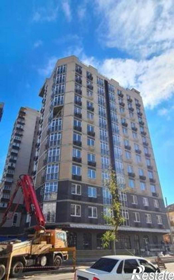 3-комн квартира в новом доме проспект Соколова, 86