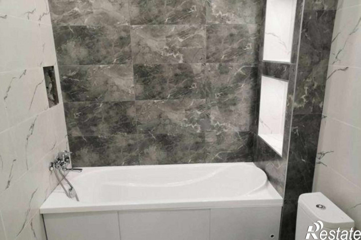 3-комн квартира улица Шаповалова, 1Вс1