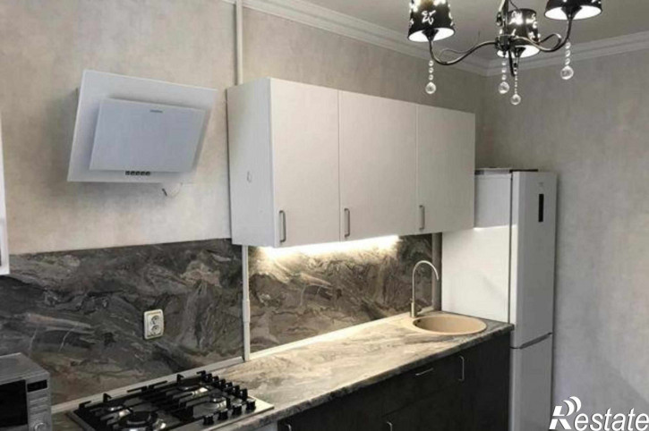 3-комн квартира улица Серафимовича, 74