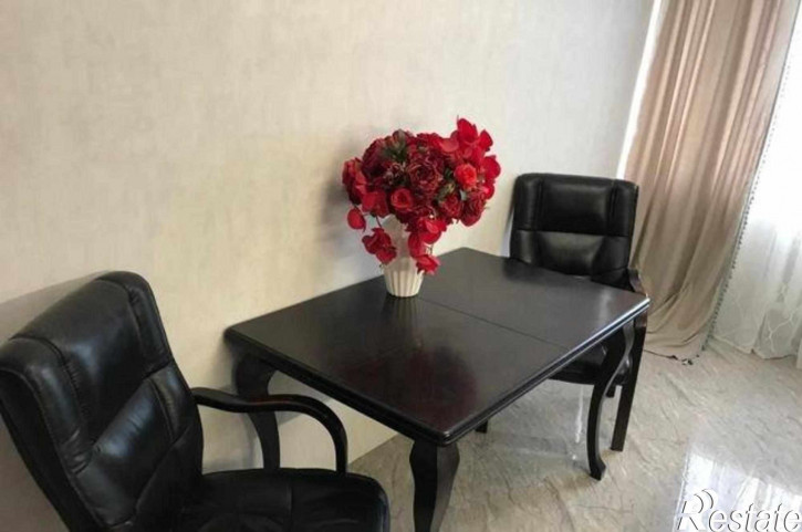 3-комн квартира улица Серафимовича, 74