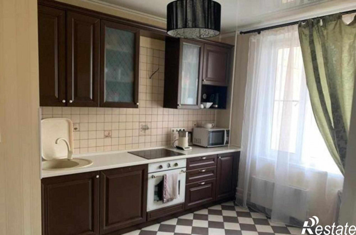 3-комн квартира улица Ерёменко, 94