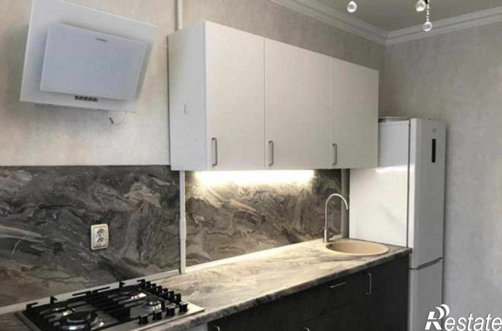 3-комн квартира улица Серафимовича, 74