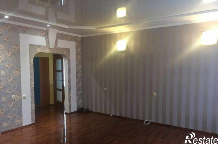 2-комн квартира улица Жмайлова, 27