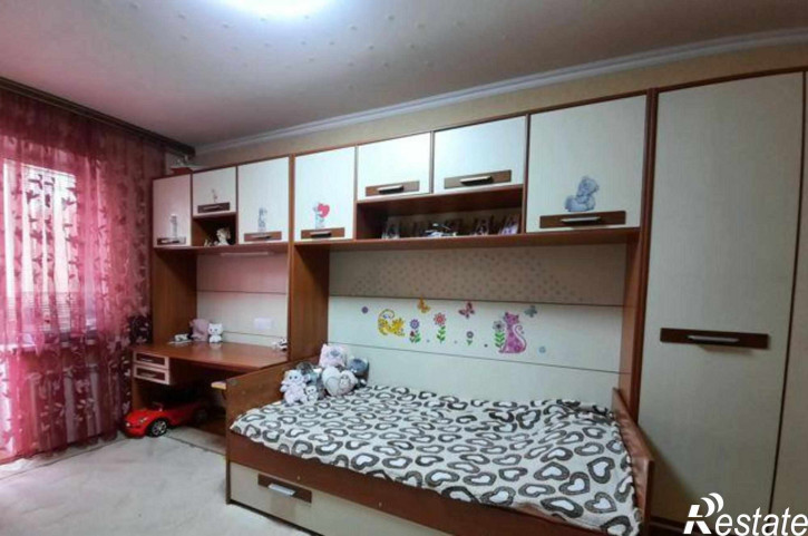 4-комн квартира улица 2-й Пятилетки, 8