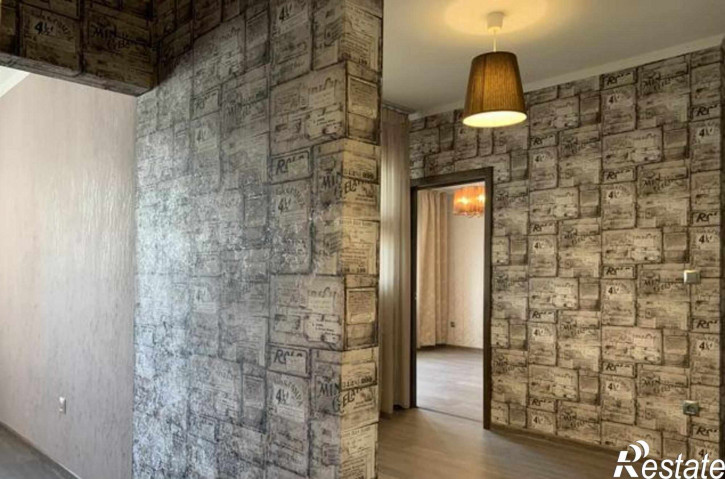 3-комн квартира улица Никулиной, 1