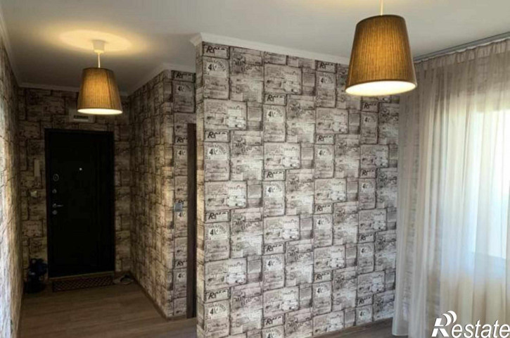 3-комн квартира улица Никулиной, 1