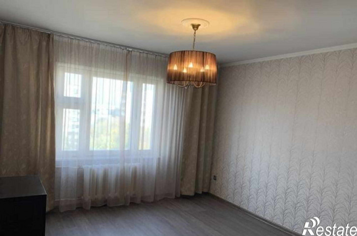 3-комн квартира улица Никулиной, 1