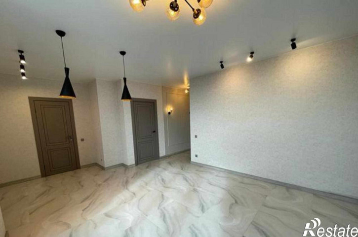 2-комн квартира улица Максима Горького, 225