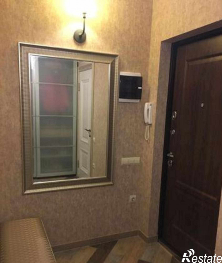 3-комн квартира бульвар Платова, 2