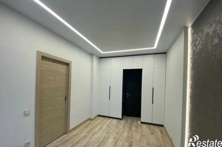 2-комн квартира в новом доме улица 17-я Линия, 3