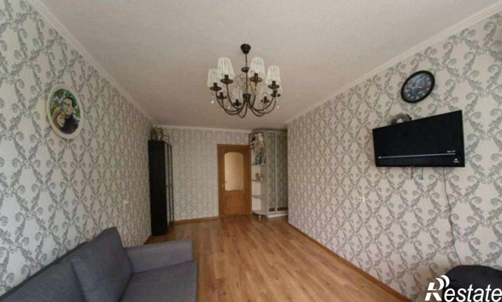 3-комн квартира проспект Королёва, 1