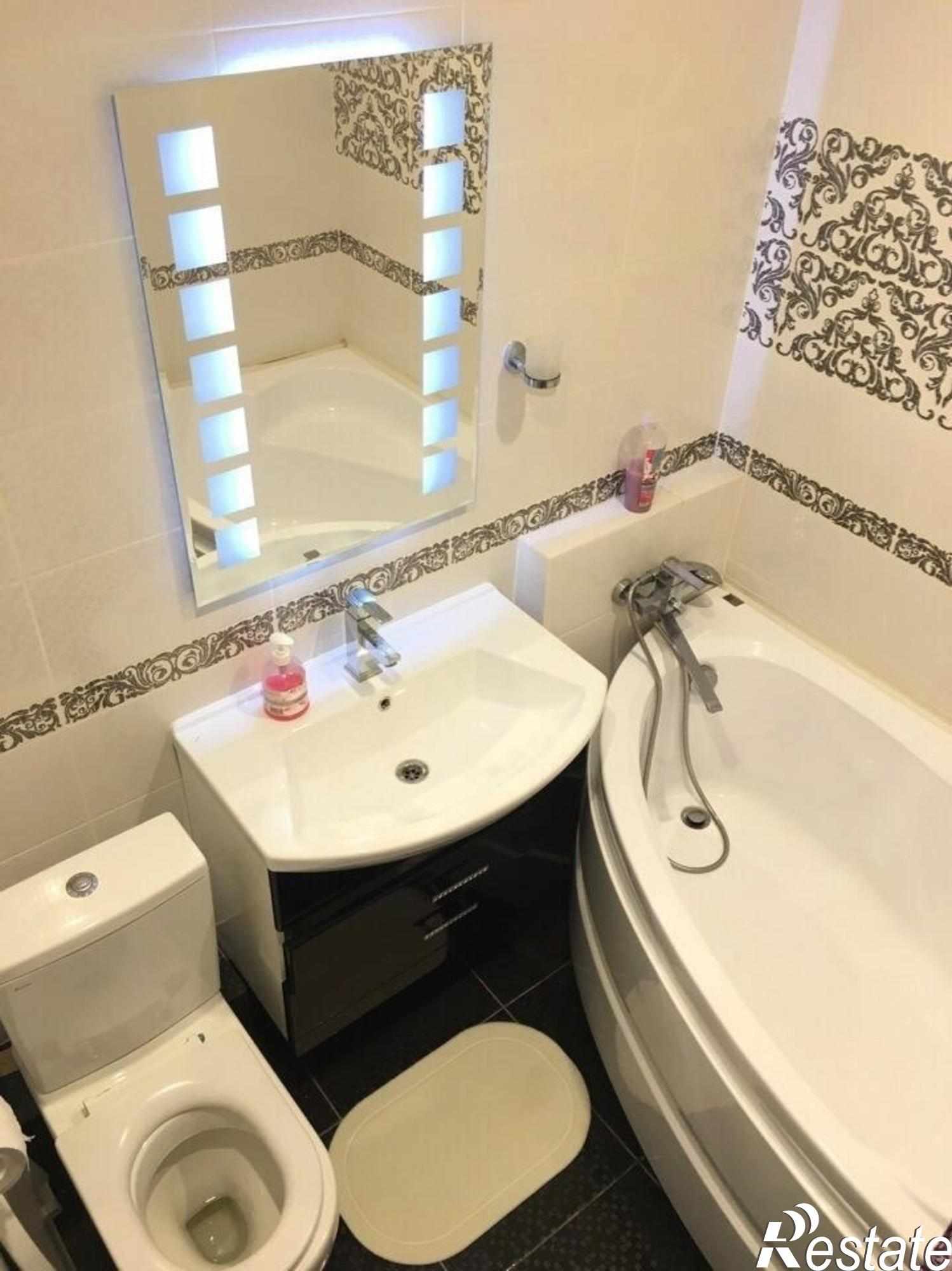 Сдать комнату за 9 000 рублей на Революционная улица, 156